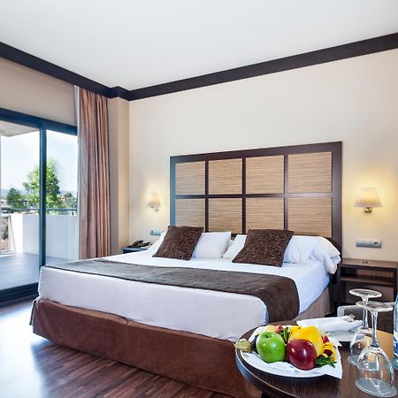 Aparthotel Attica 21 Valles Сабадель Экстерьер фото