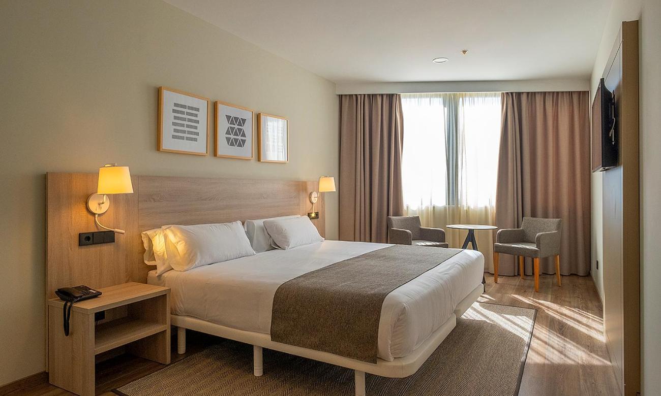 Aparthotel Attica 21 Valles Сабадель Экстерьер фото
